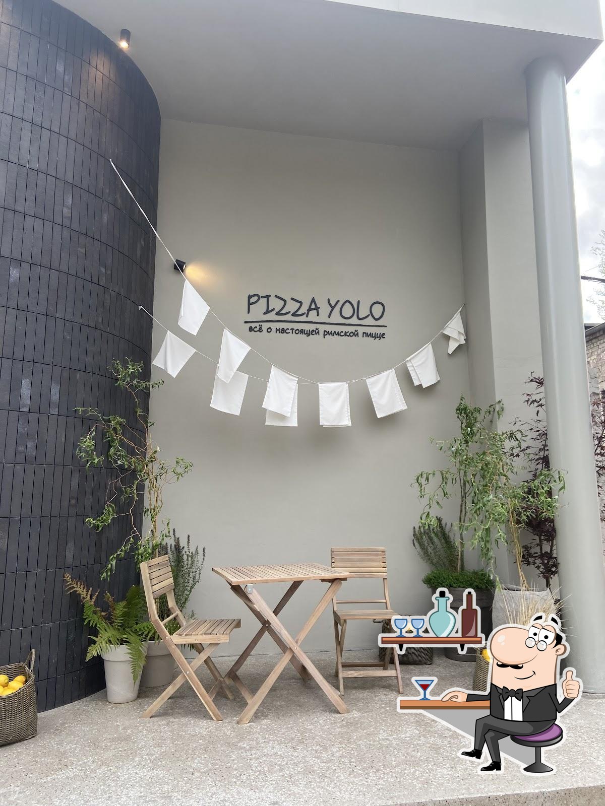 Посмотрите на внутренний интерьер "Pizzayolo".
