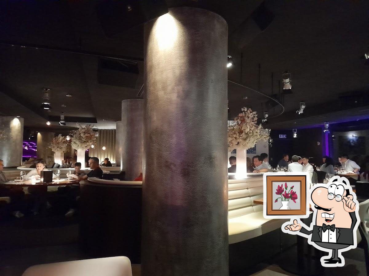 Интерьер "STK Milan".