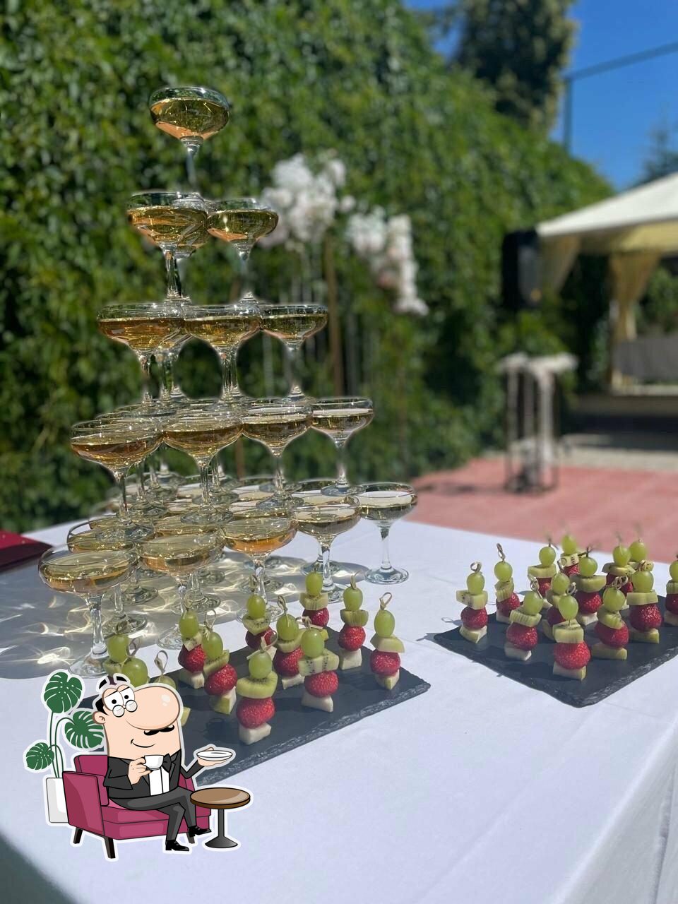 Забронируйте столик в "Famouscafe".