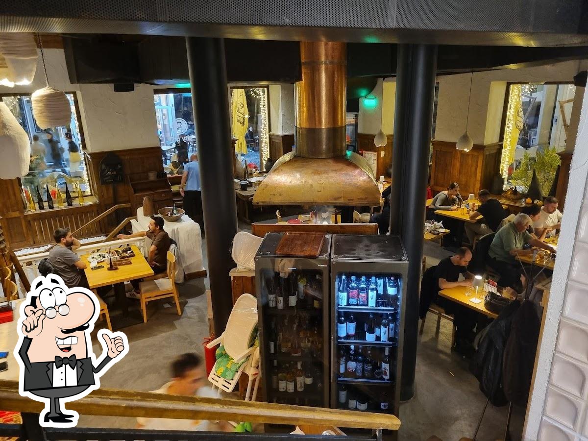 Интерьер "City Grill Covaci".