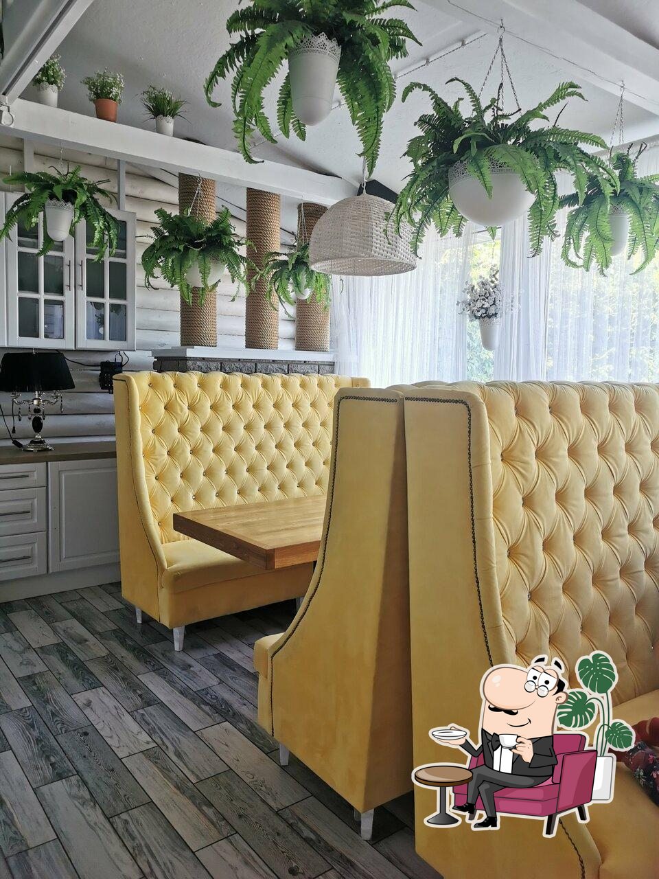 Забронируйте столик в "Famouscafe".