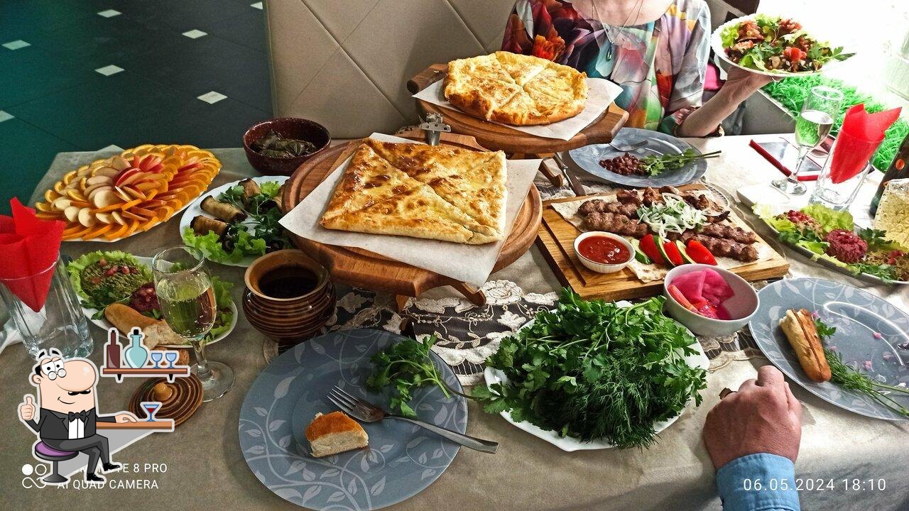 Интерьер "Хинкали Дали".