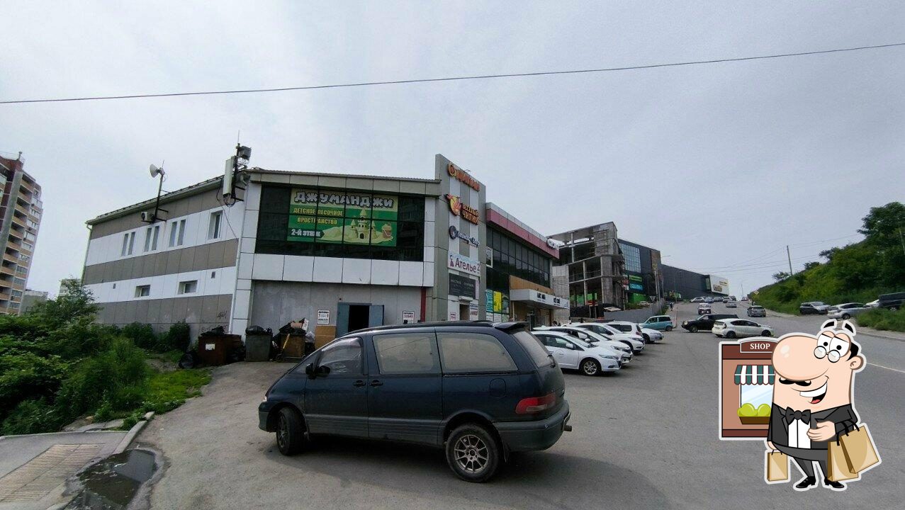 Наслаждайтесь свежим воздухом и видом, открывающемся из "Лакомка".