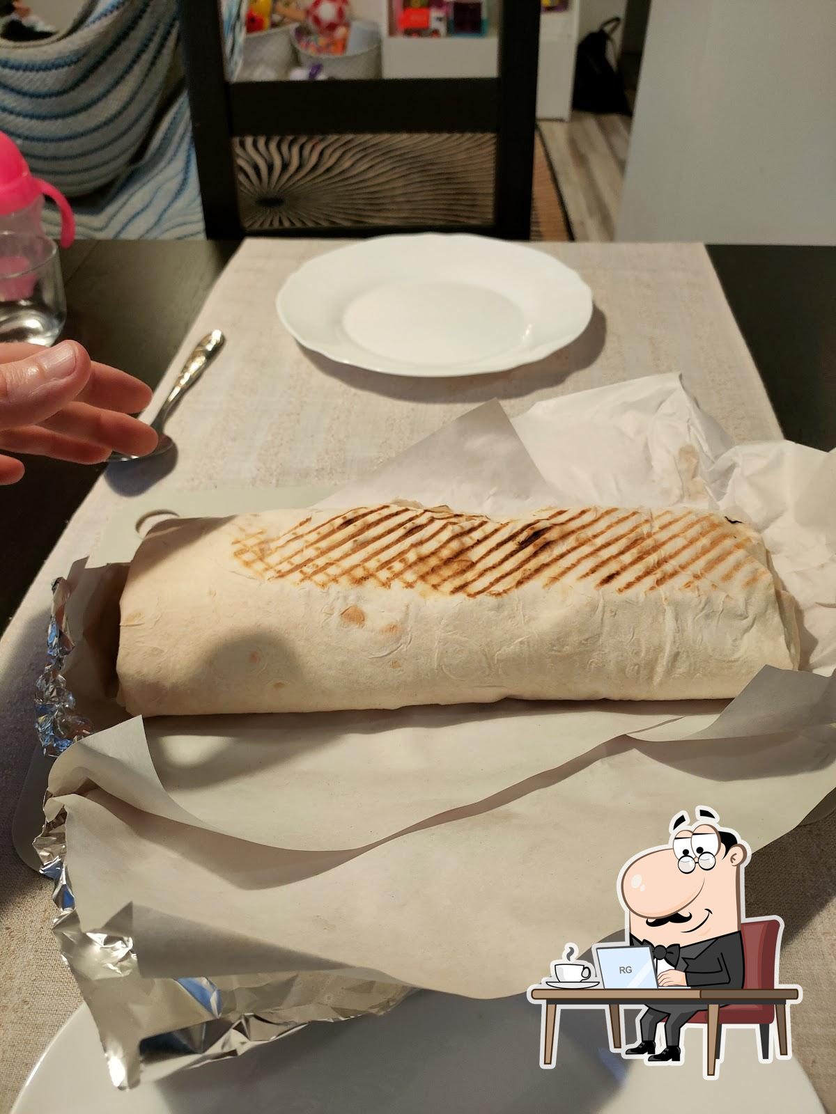 Интерьер "FF Kebab".
