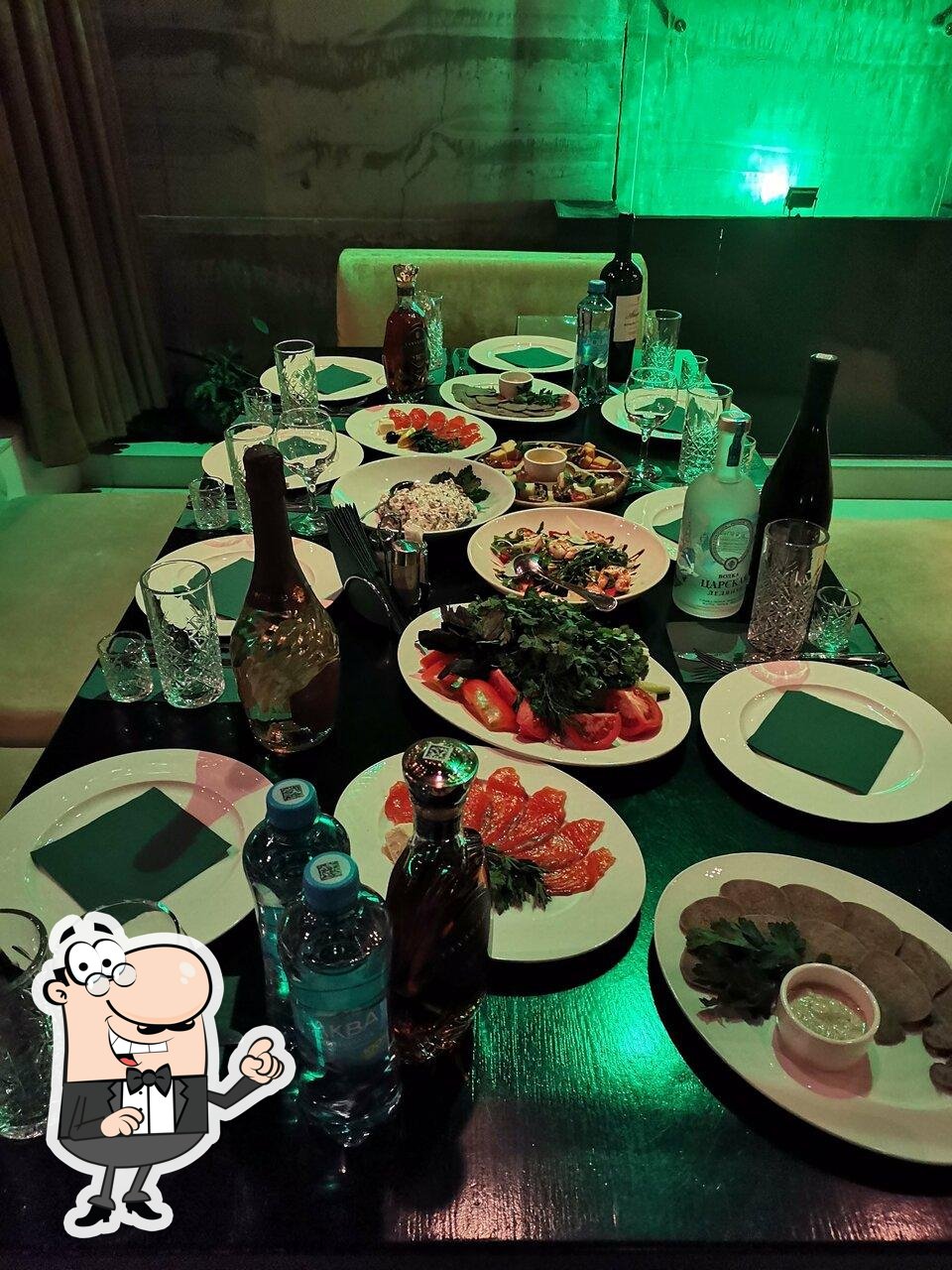 Забронируйте столик в "Хац Хаус".