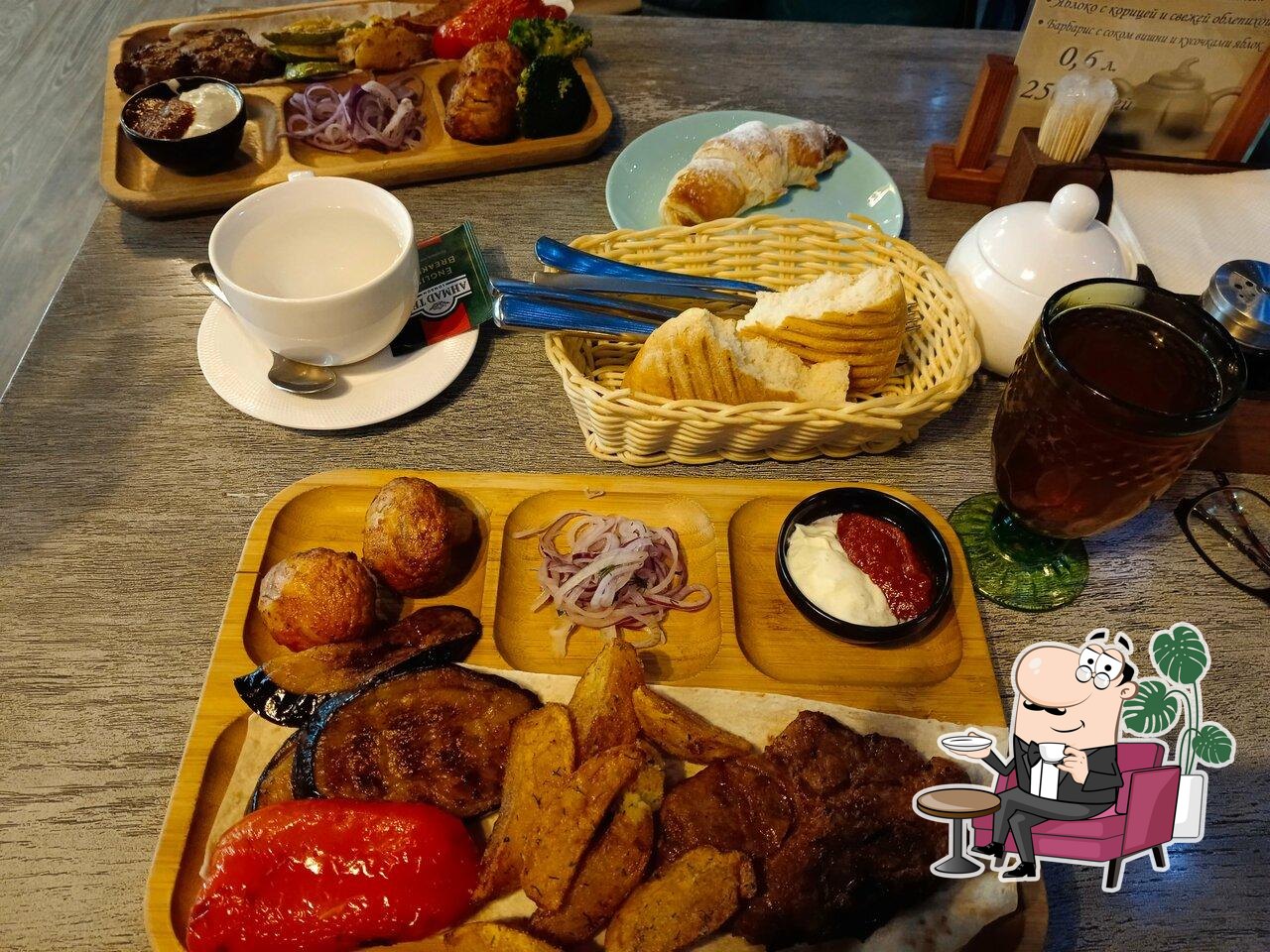 Забронируйте столик в "Grill House".