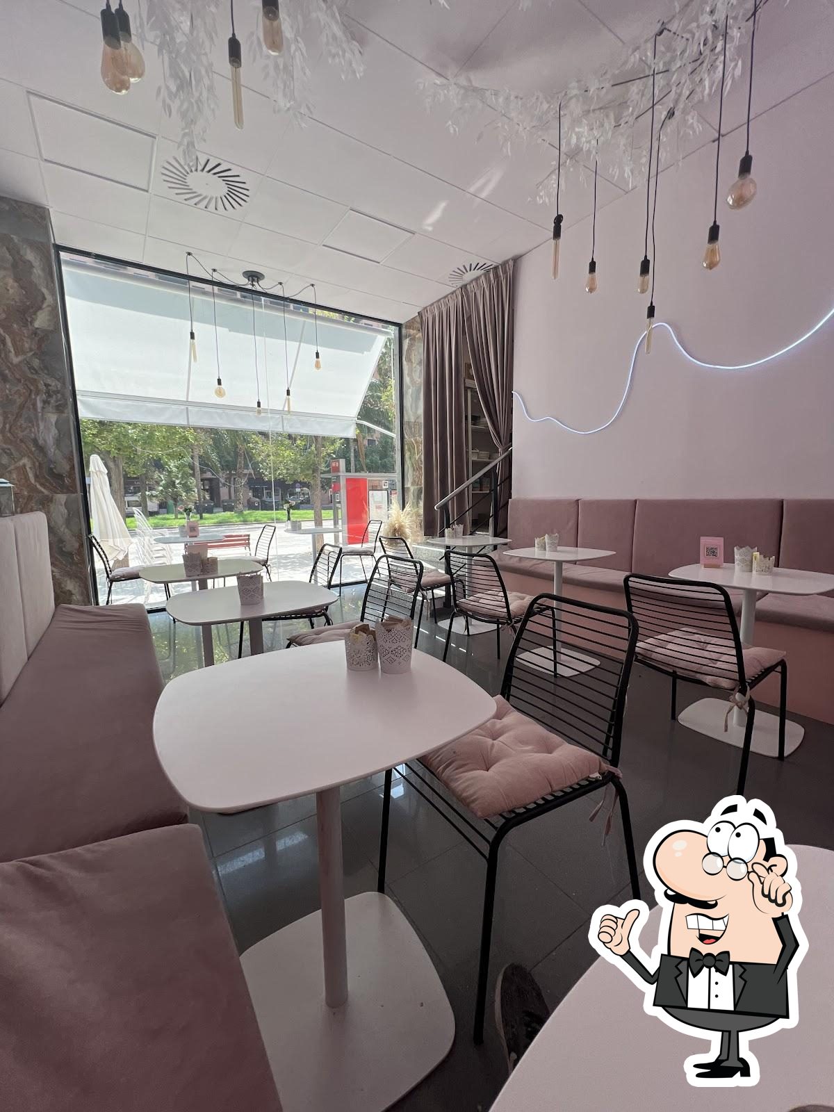 Забронируйте столик в "SOHO CAFÉ - BRUNCH".