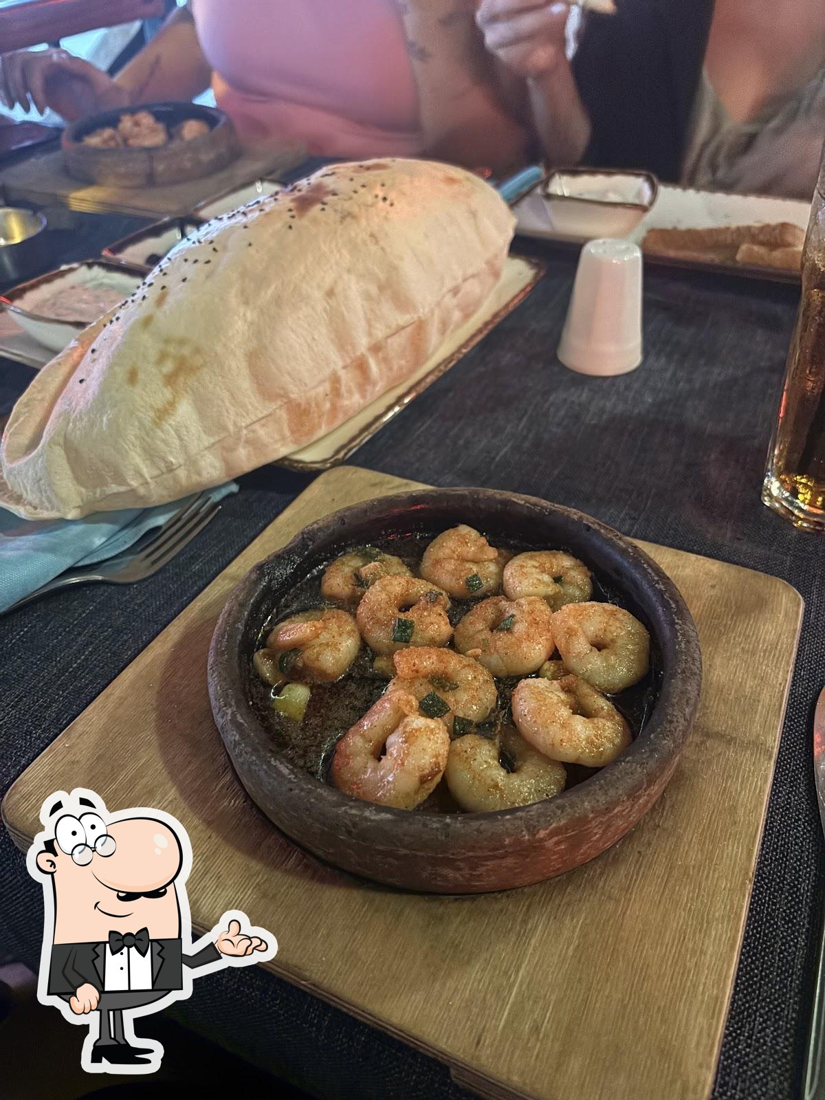 Забронируйте столик в "Picasso Cleopatra Restaurant & Bar".