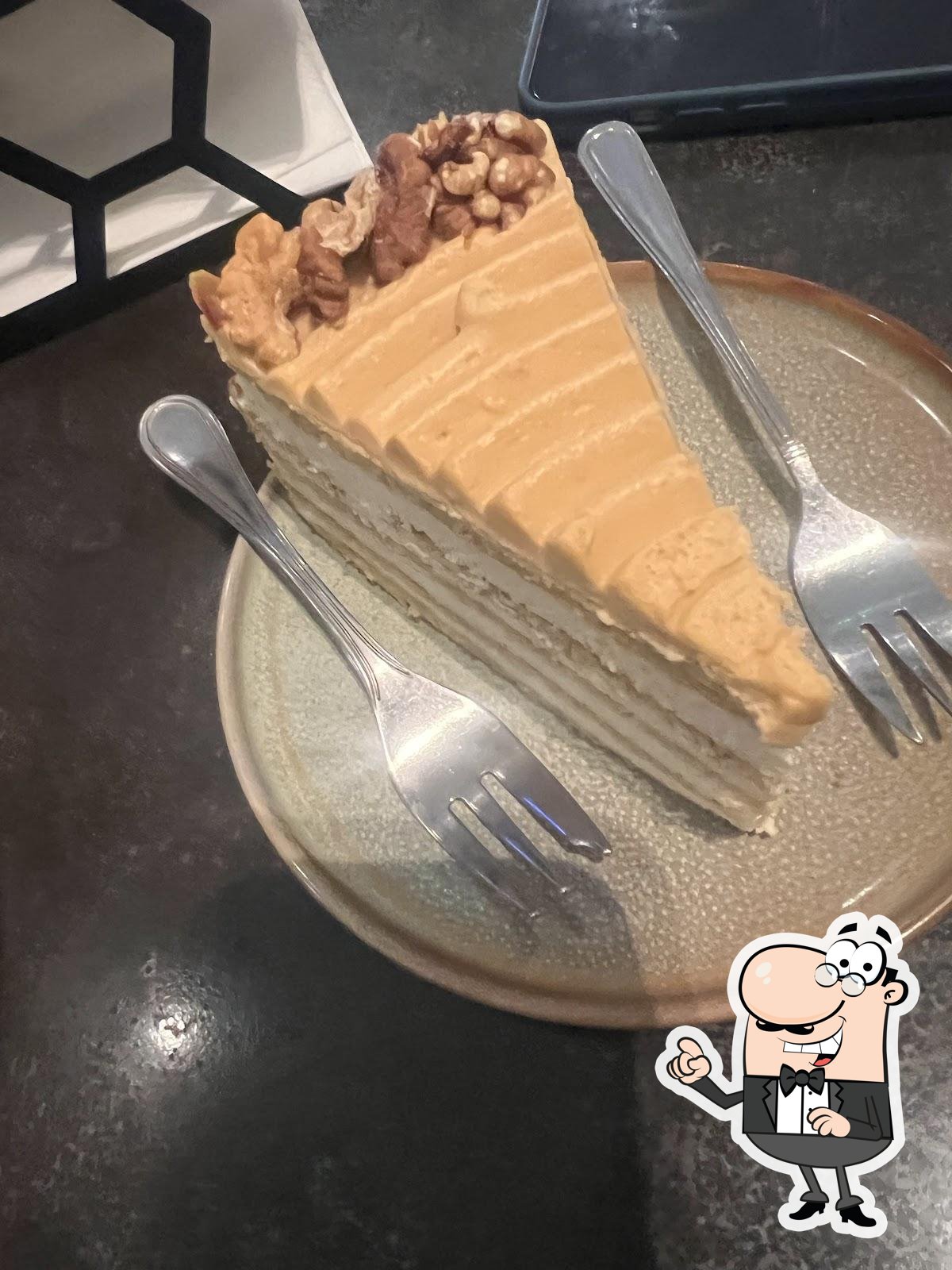 Забронируйте столик в "Miodowa Cafe".