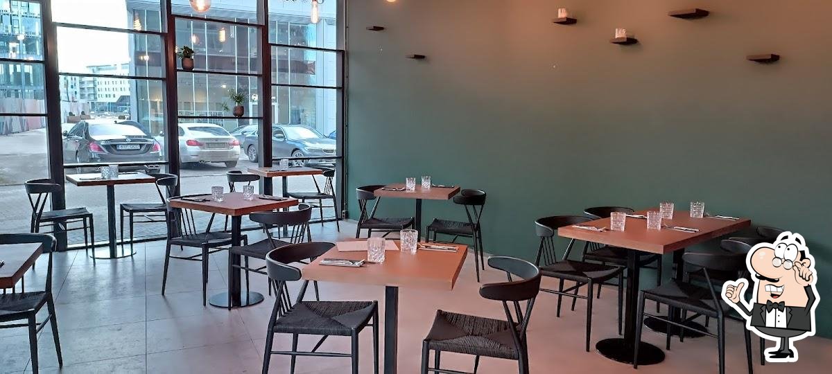 Интерьер "Roku resto".