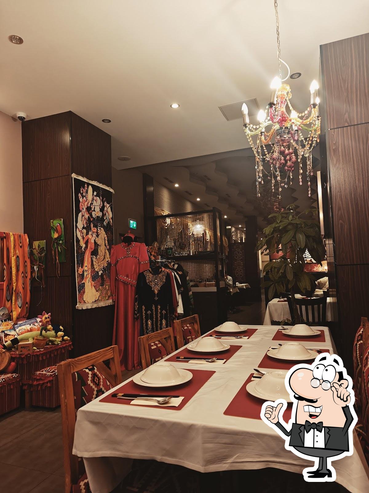 Посмотрите на внутренний интерьер "Kroren Restaurant (Loulan Xinjiang)".