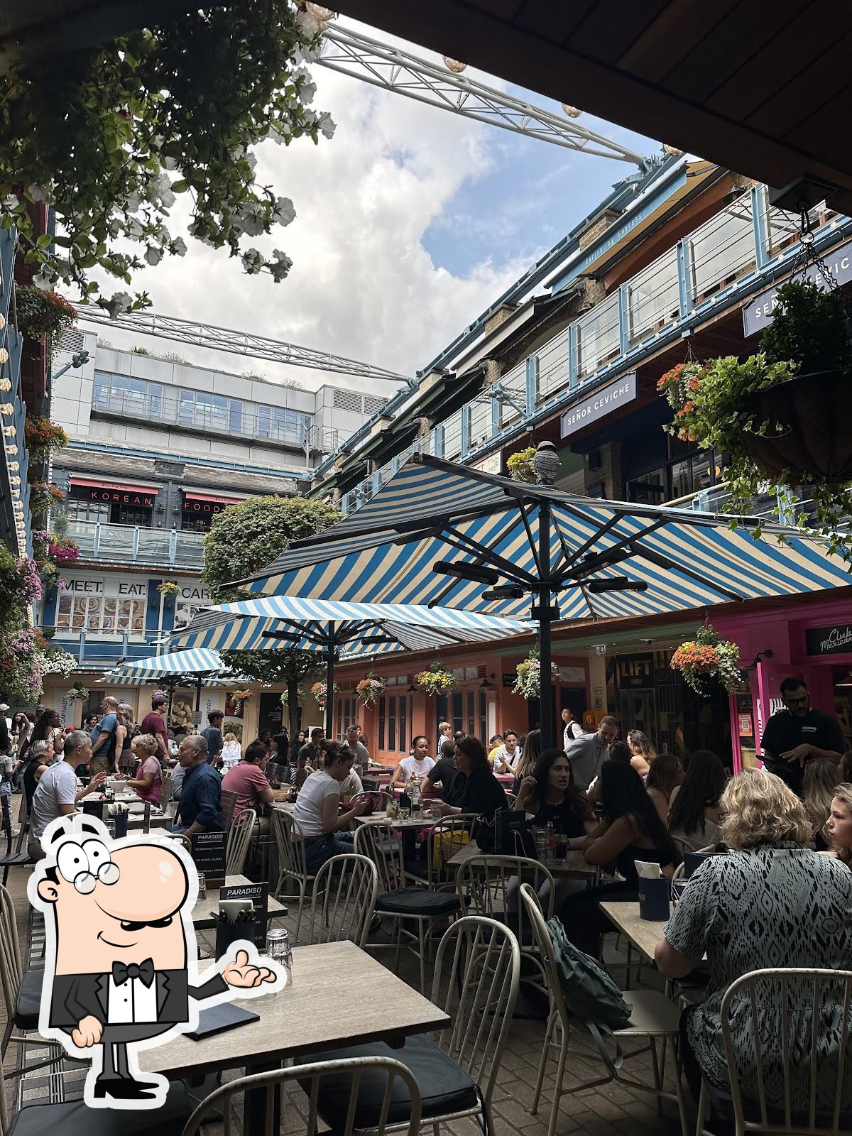 Посмотрите на внутренний интерьер "OKA Restaurant Soho".