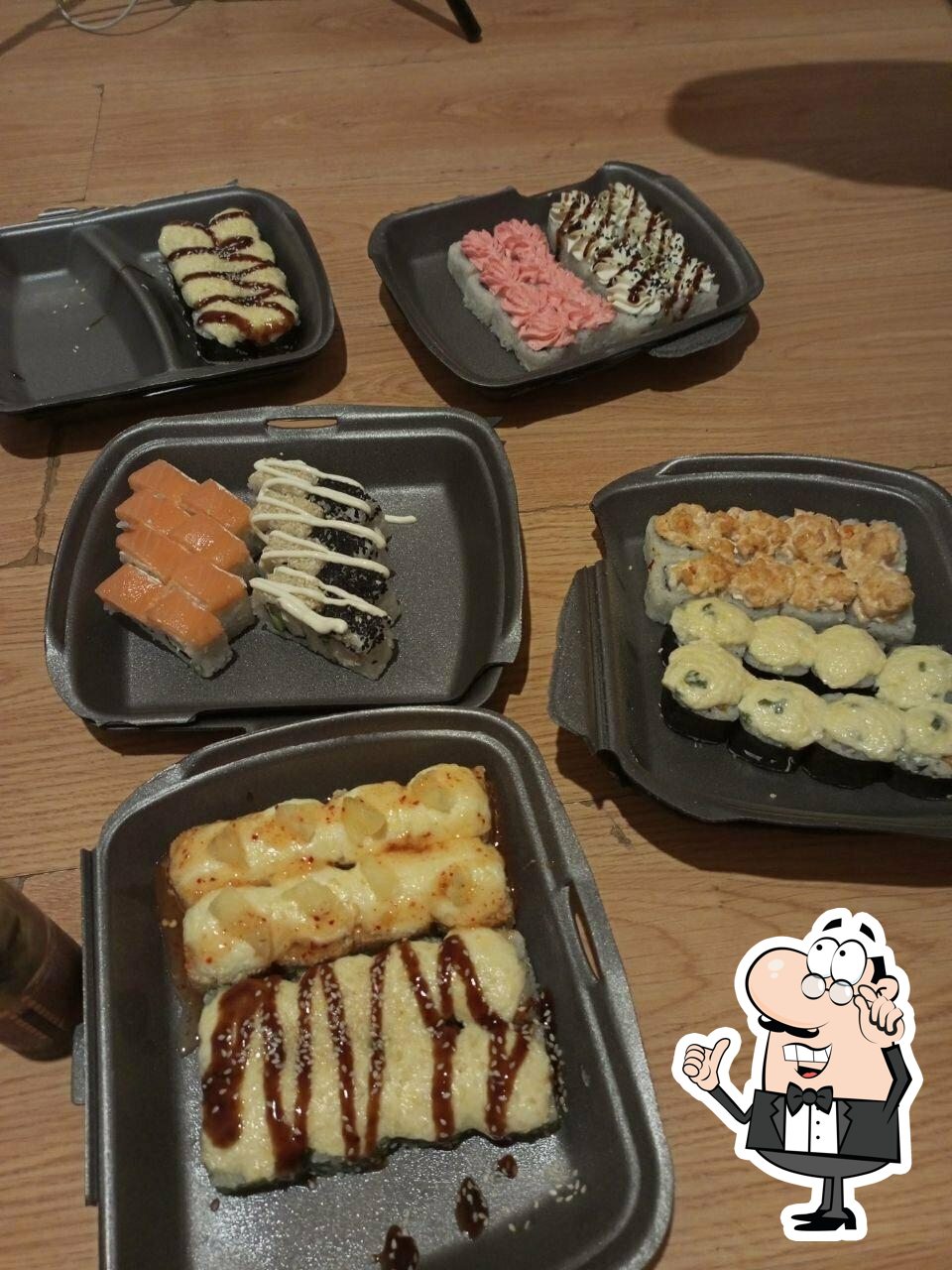 Забронируйте столик в "Wow rolls".