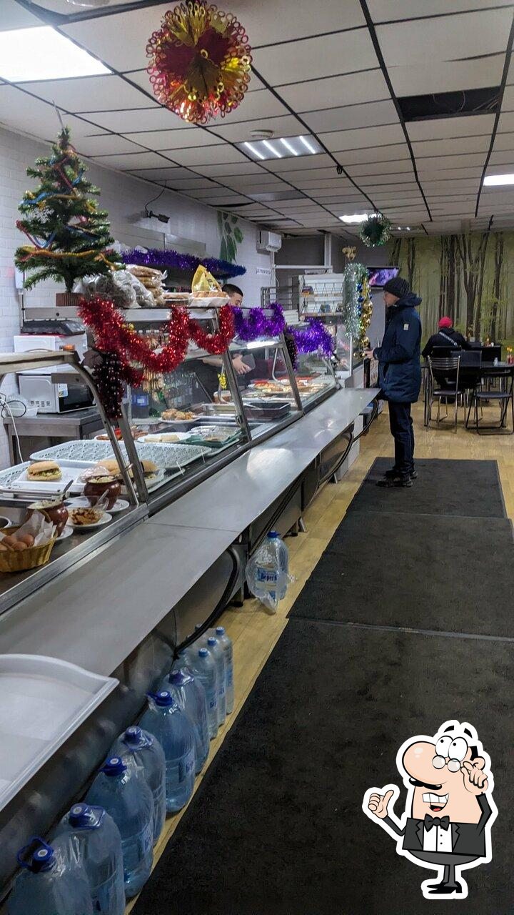 Забронируйте столик в "Столовая".
