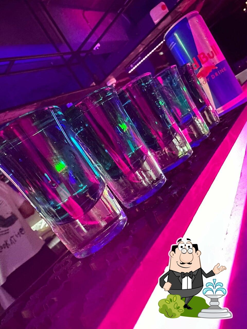 Наслаждайтесь свежим воздухом и видом, открывающемся из "Drink mall Korston".