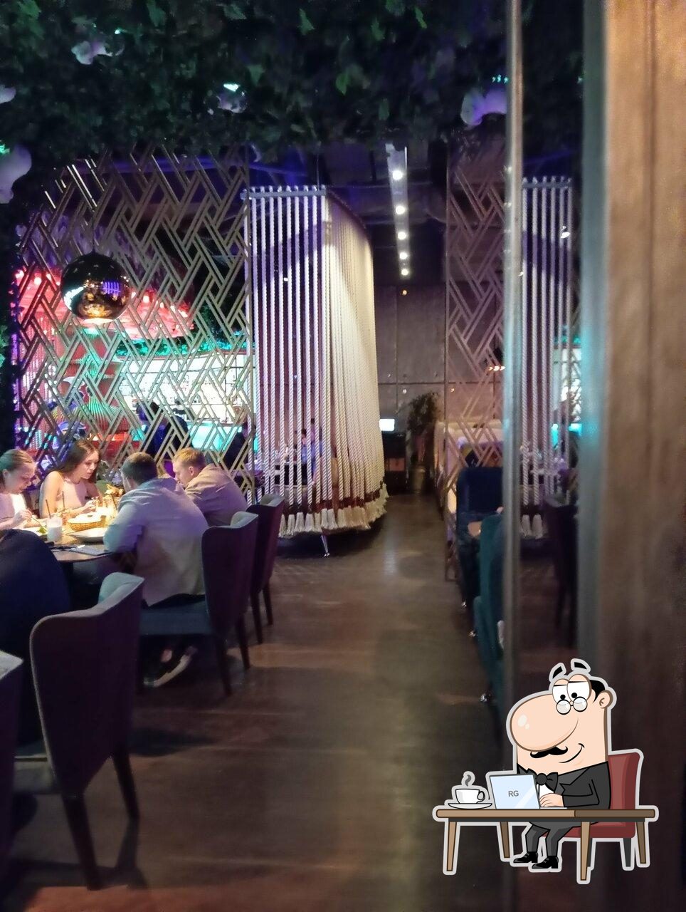 Забронируйте столик в "PLOV Project".