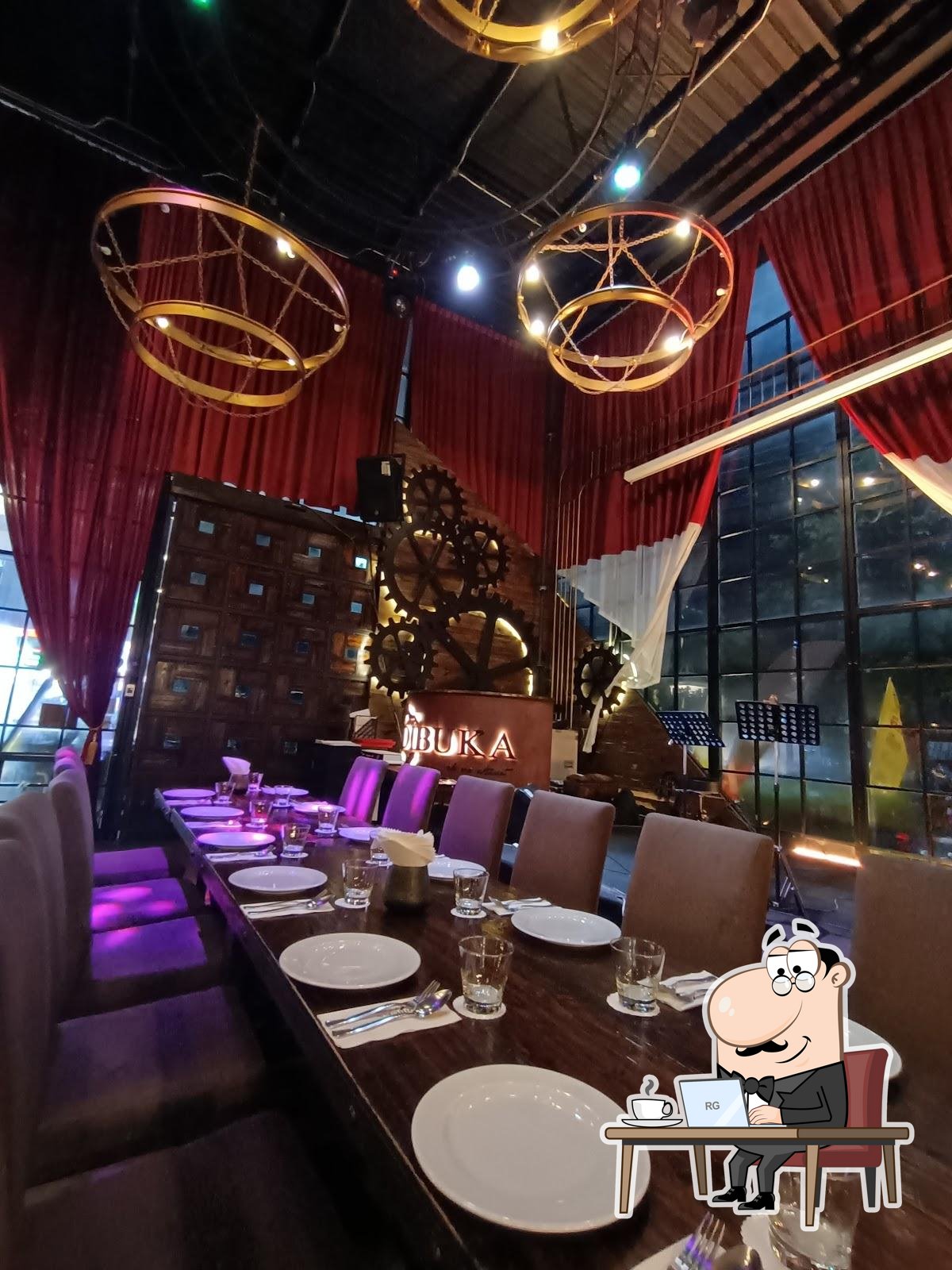 Интерьер "DIBUKA PHUKET Restaurant".