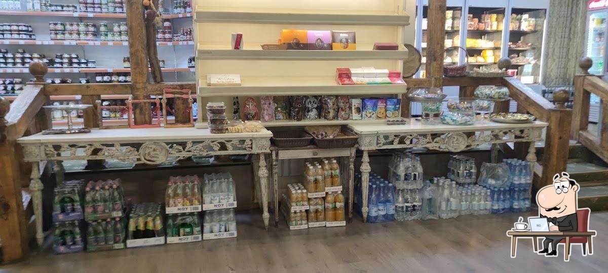 Забронируйте столик в "Наш двор".