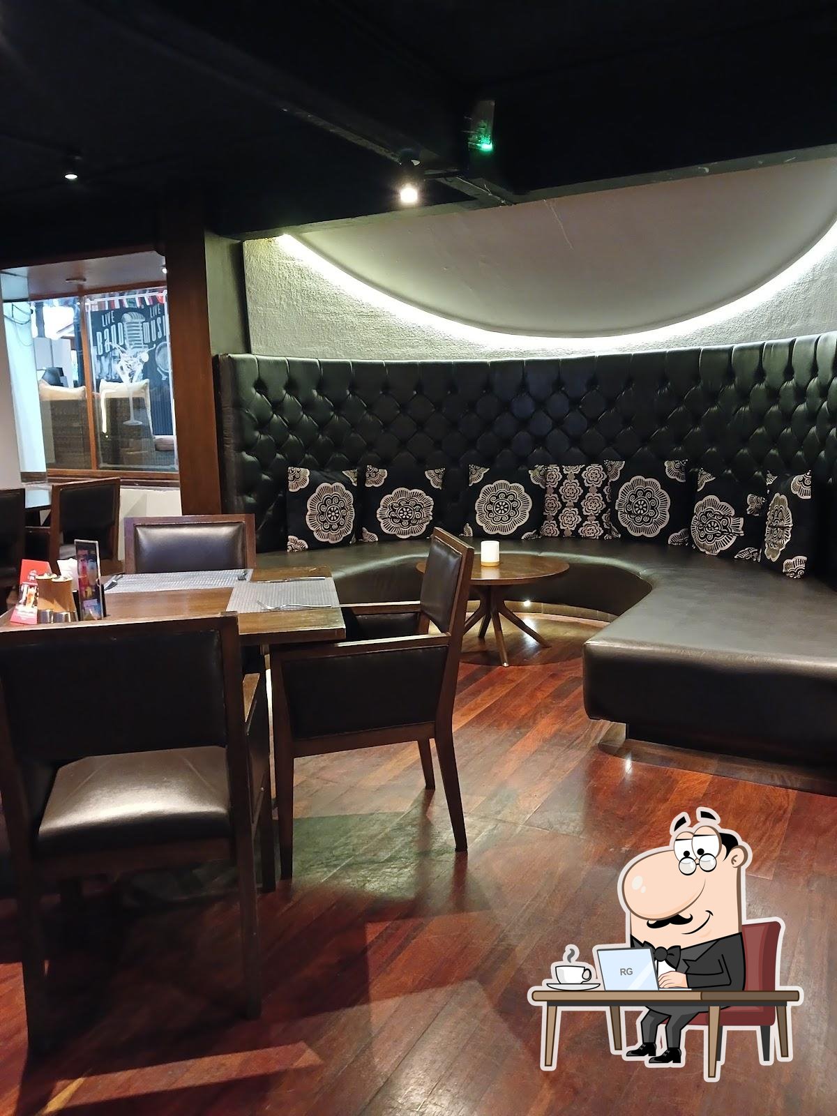 Интерьер "Dicey Reilly’s Irish Pub".
