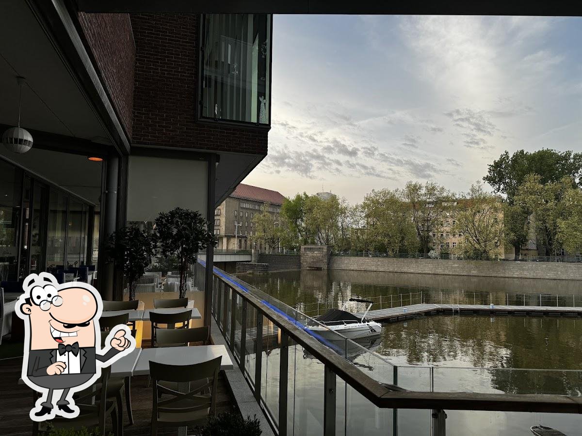 Забронируйте столик в "OKWineBar Restauracja".