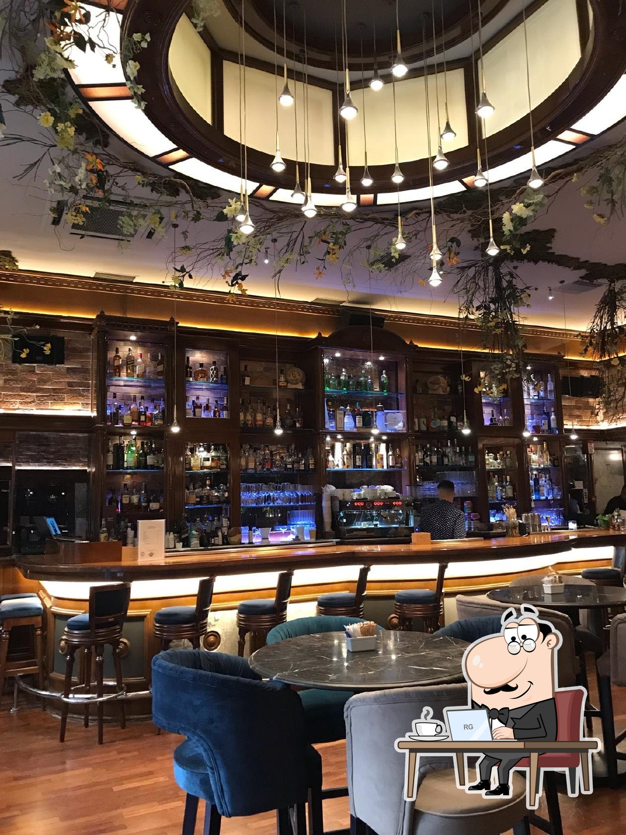 Интерьер "The single cask bar athens".
