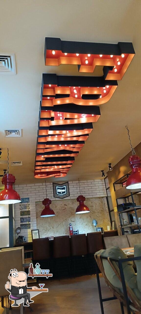 Интерьер "Stories City Cafe".