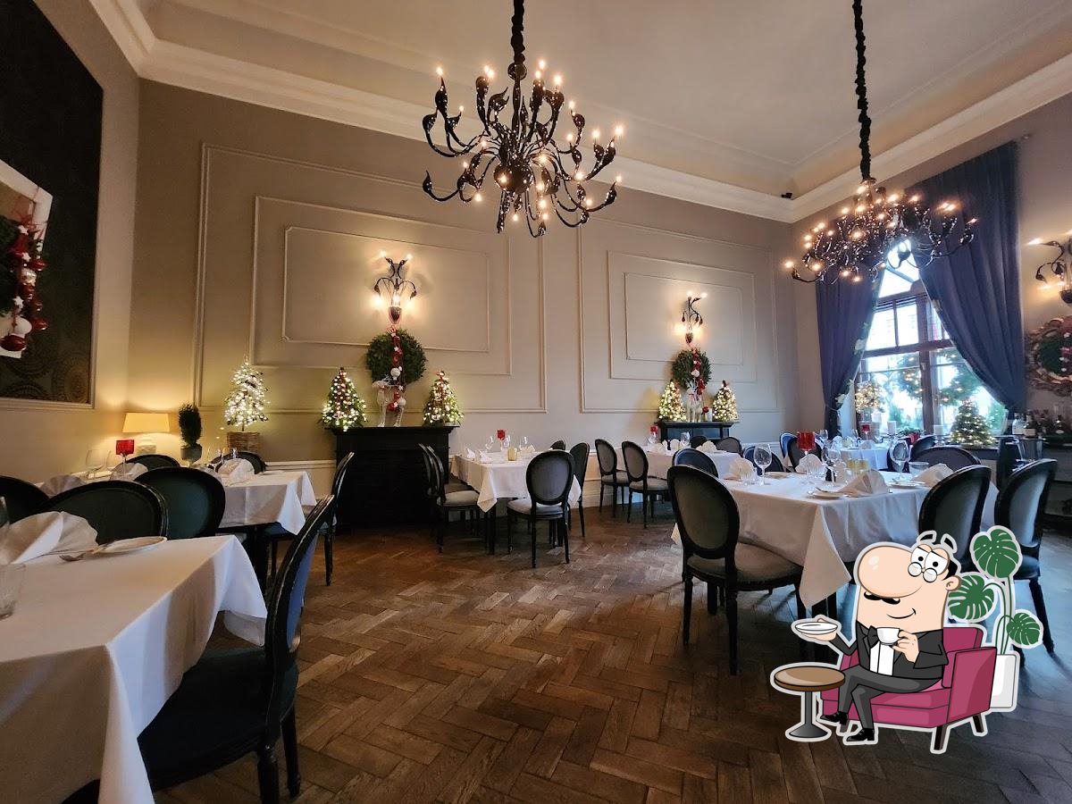 Посмотрите на внутренний интерьер "Restauracja Delicja Polska".