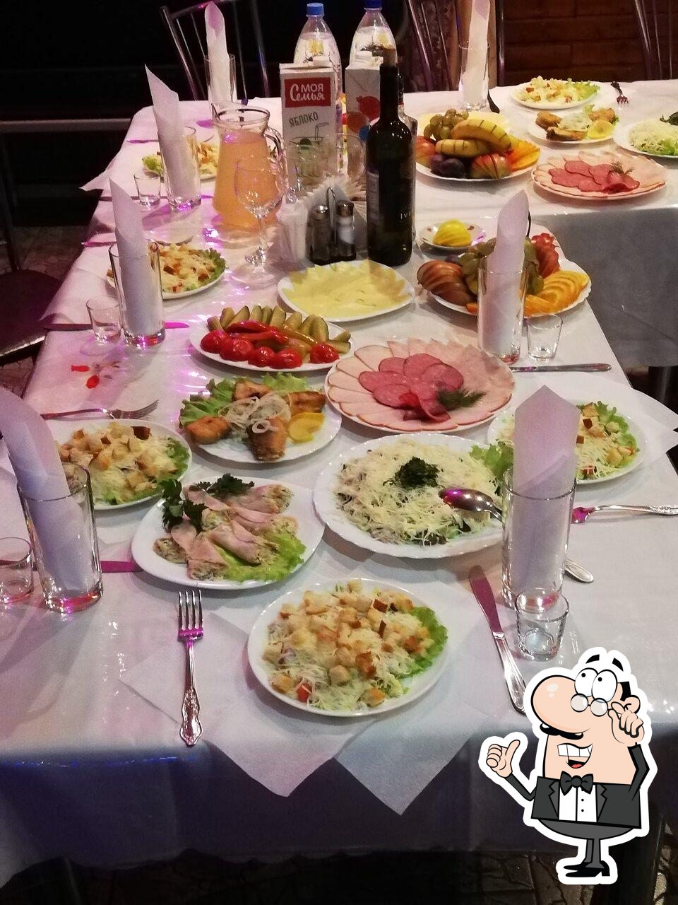 Посмотрите на внутренний интерьер "Канзас".