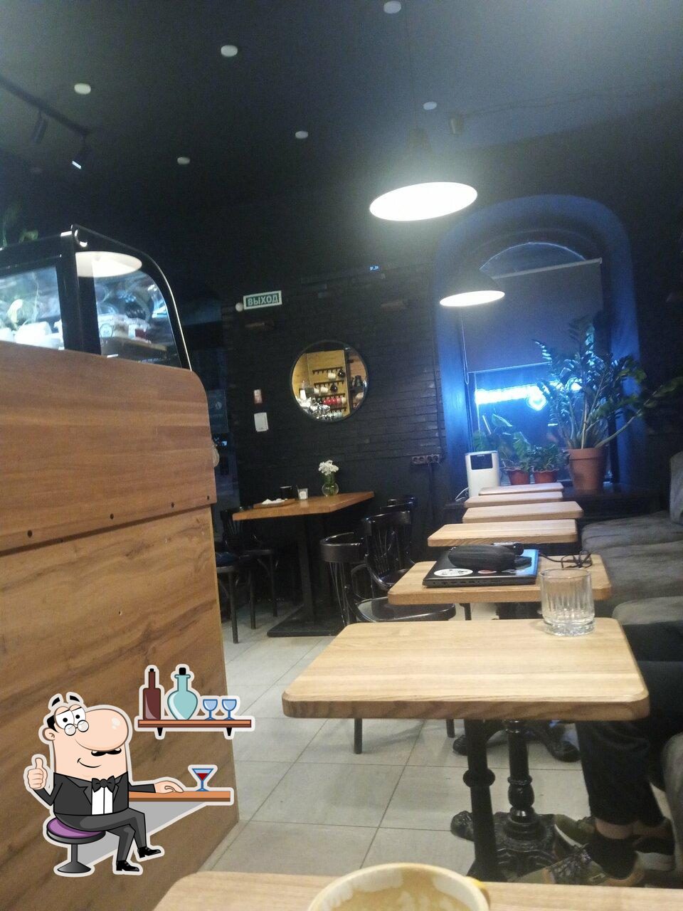 Интерьер "Atlas Coffee Crew".