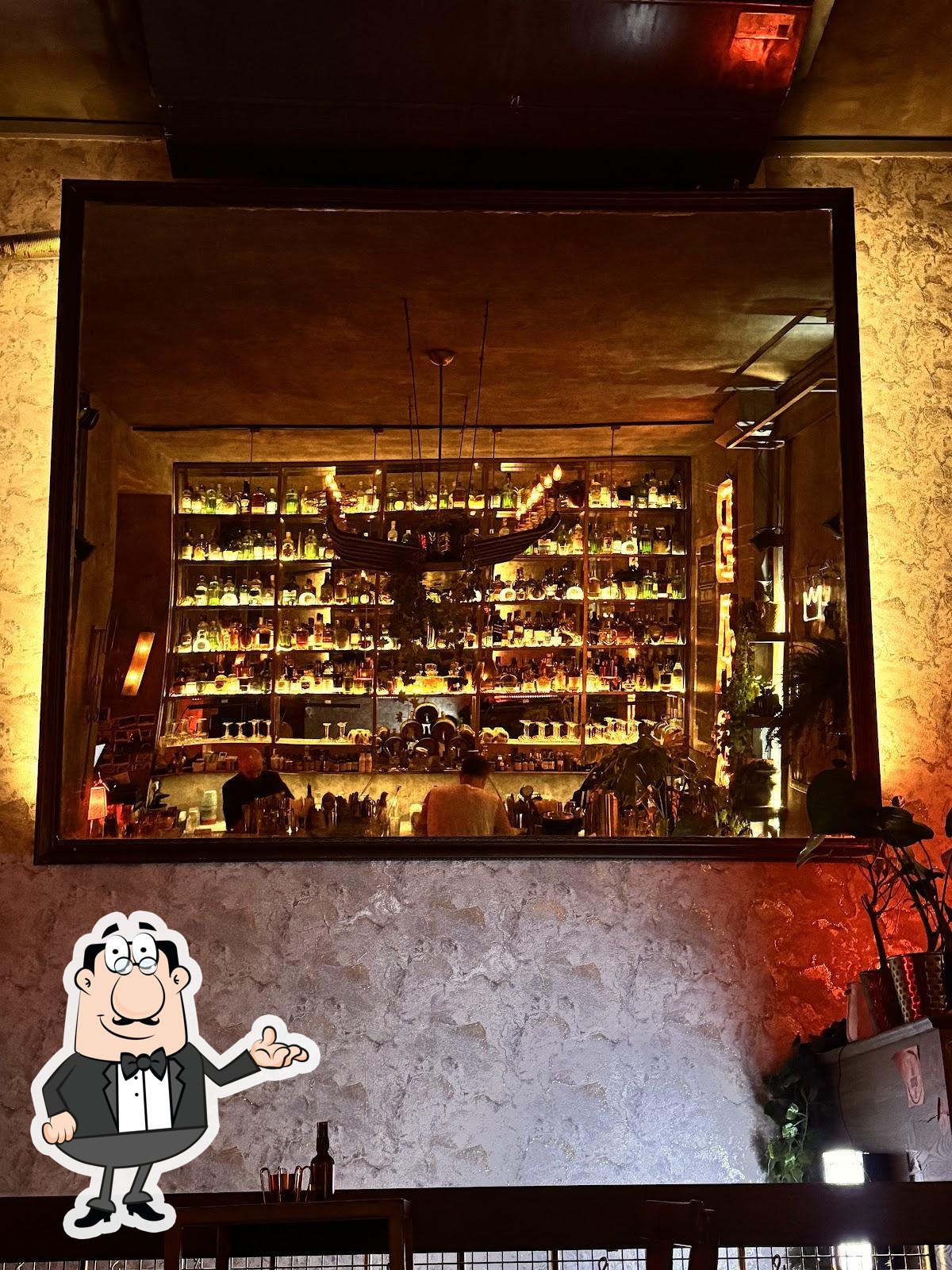 Забронируйте столик в "Moretenders’ Cocktail Crib & Sushi".