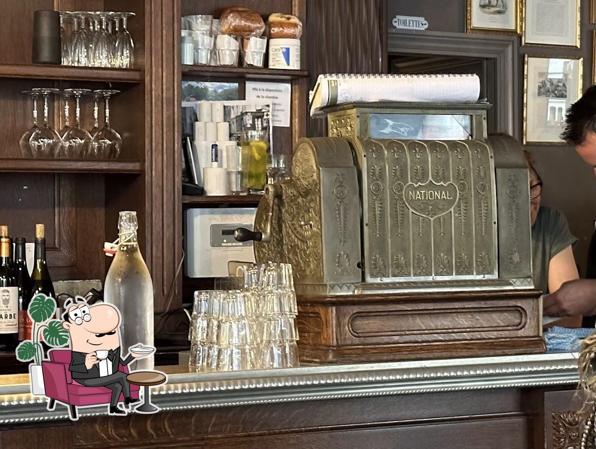 Интерьер "Café de l'Empire".