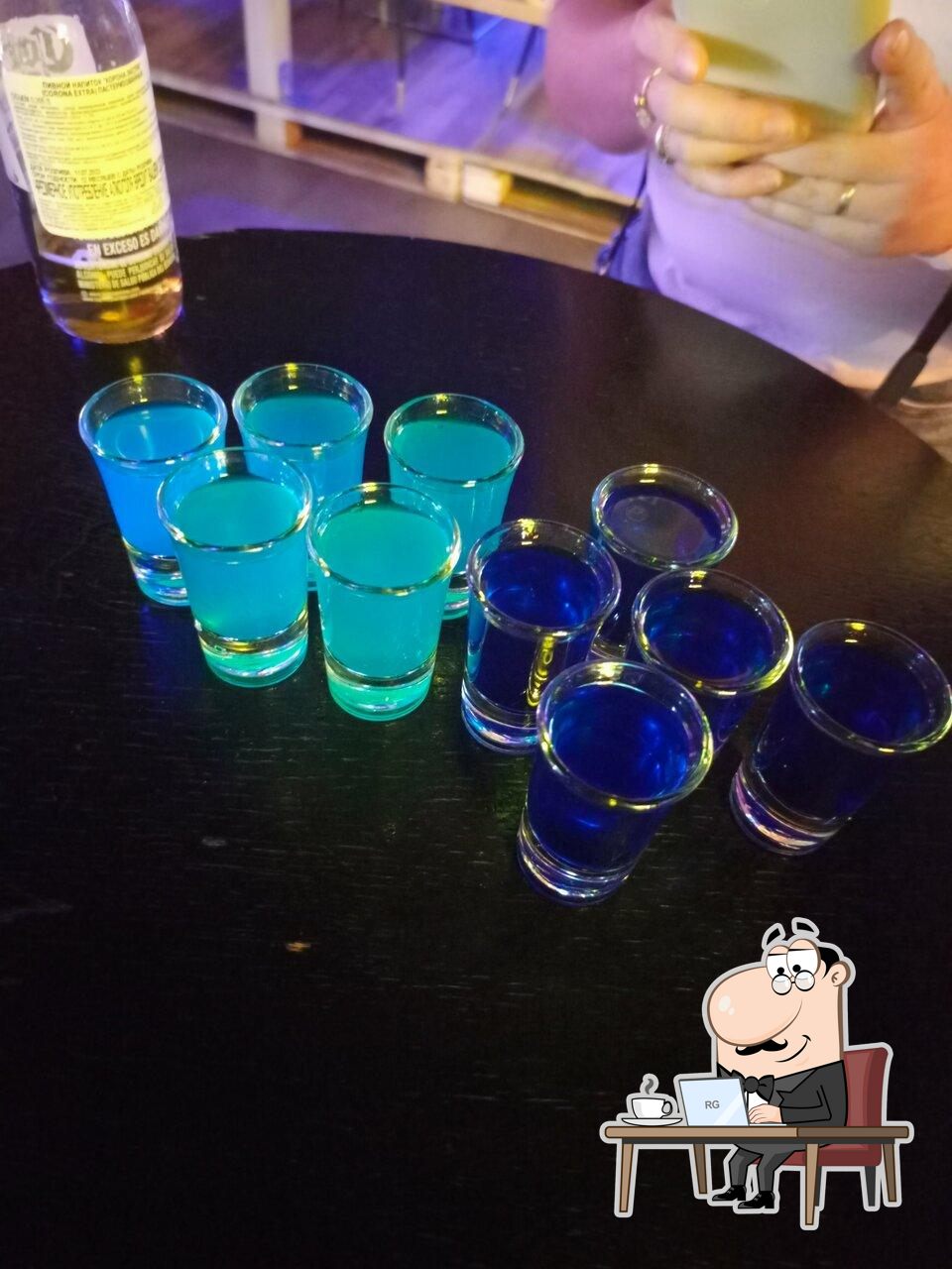 Забронируйте столик в "Drink mall Korston".
