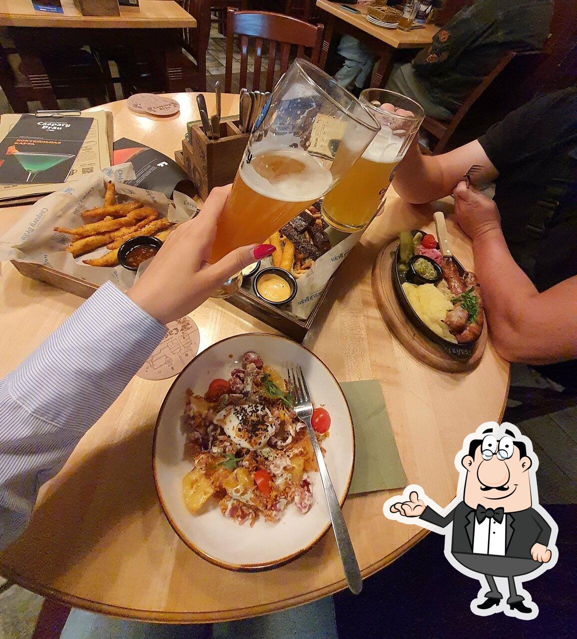 Посмотрите на внутренний интерьер "Caspary Bräu".