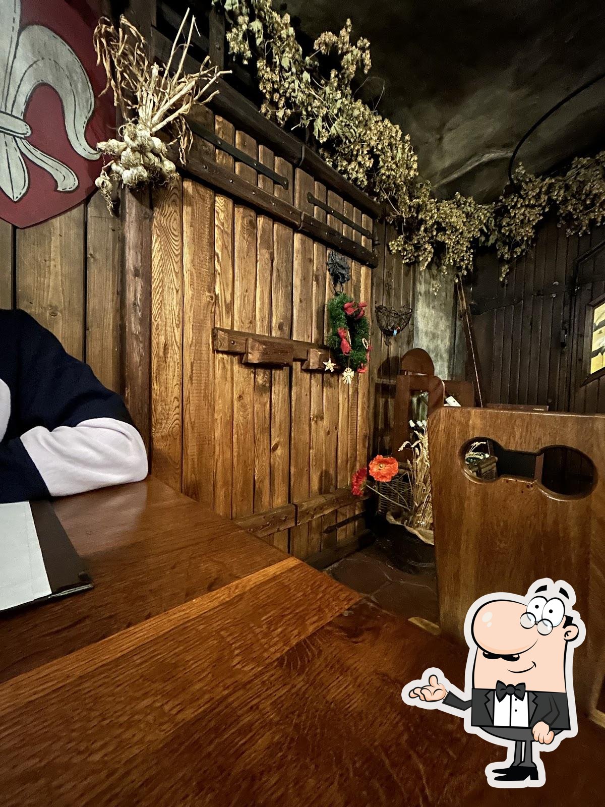 Забронируйте столик в "Tavern by Seven Swabians".