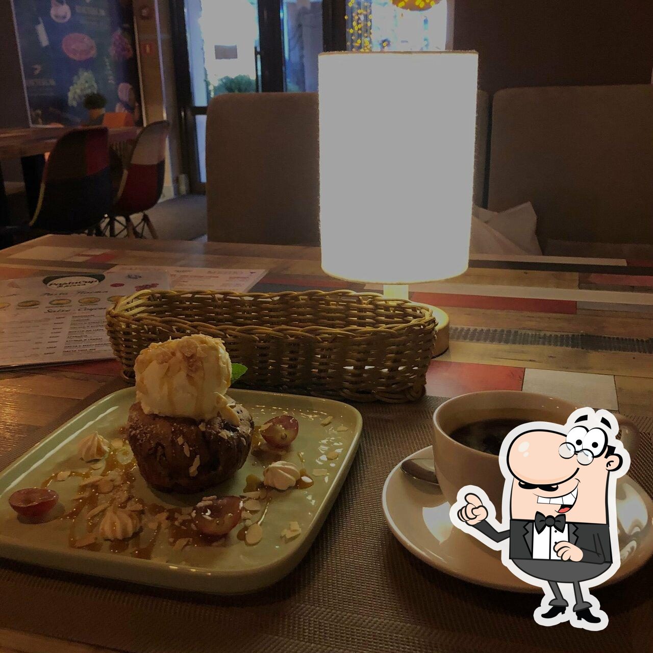 Посмотрите на внутренний интерьер "ПастаКап".