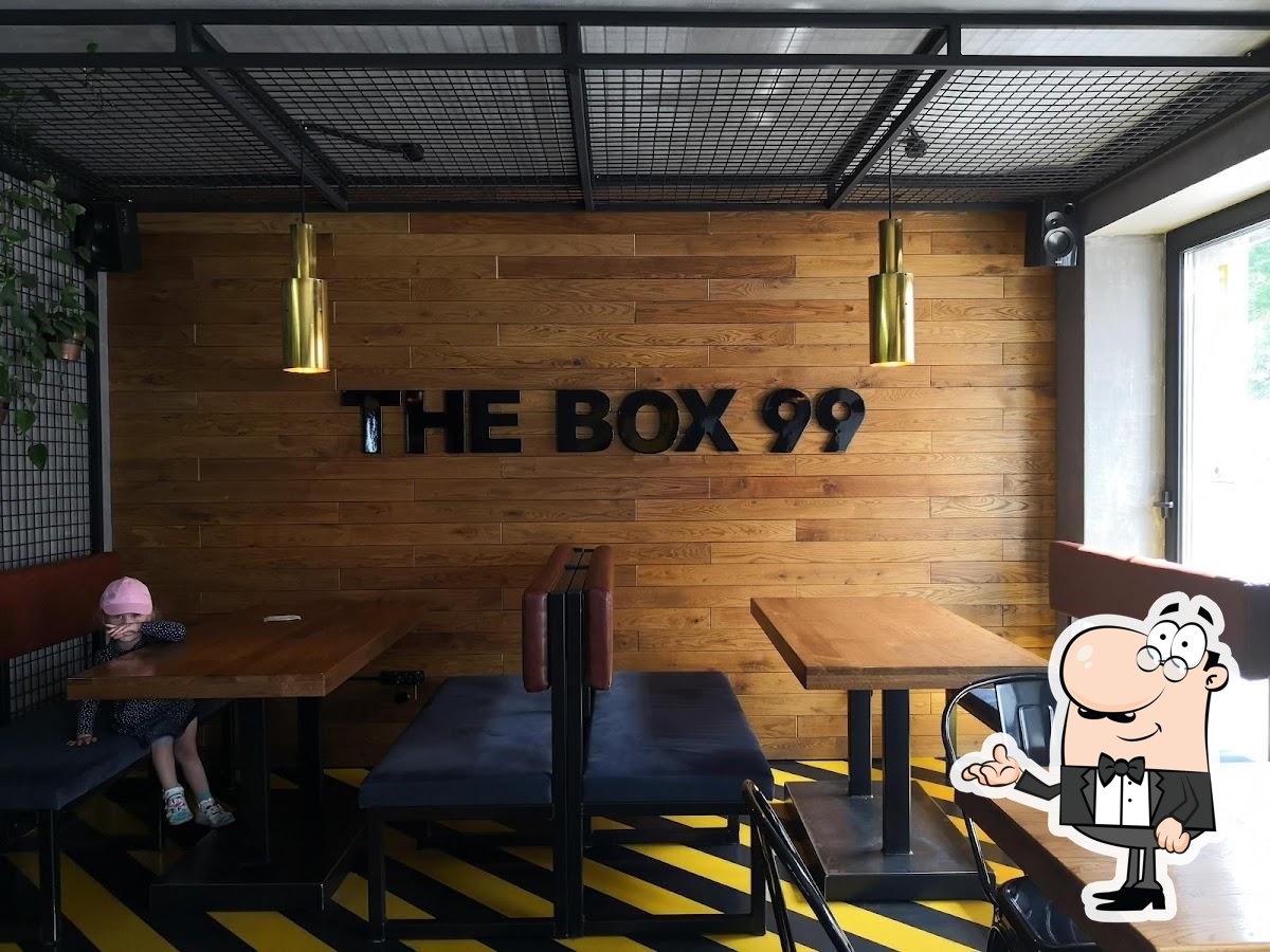 Посмотрите на внутренний интерьер "THE BOX 99".