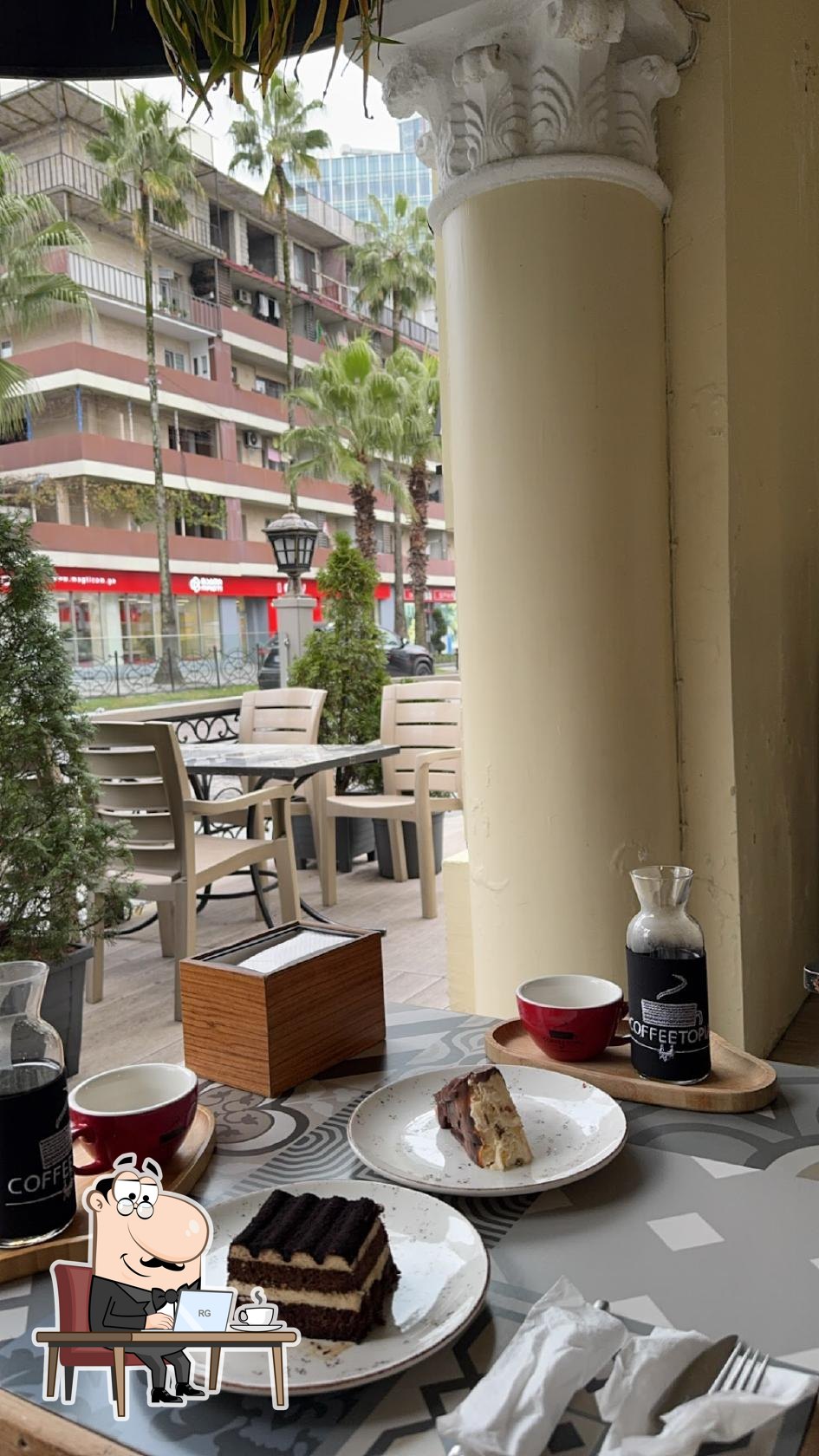 Забронируйте столик в "Coffeetopia".