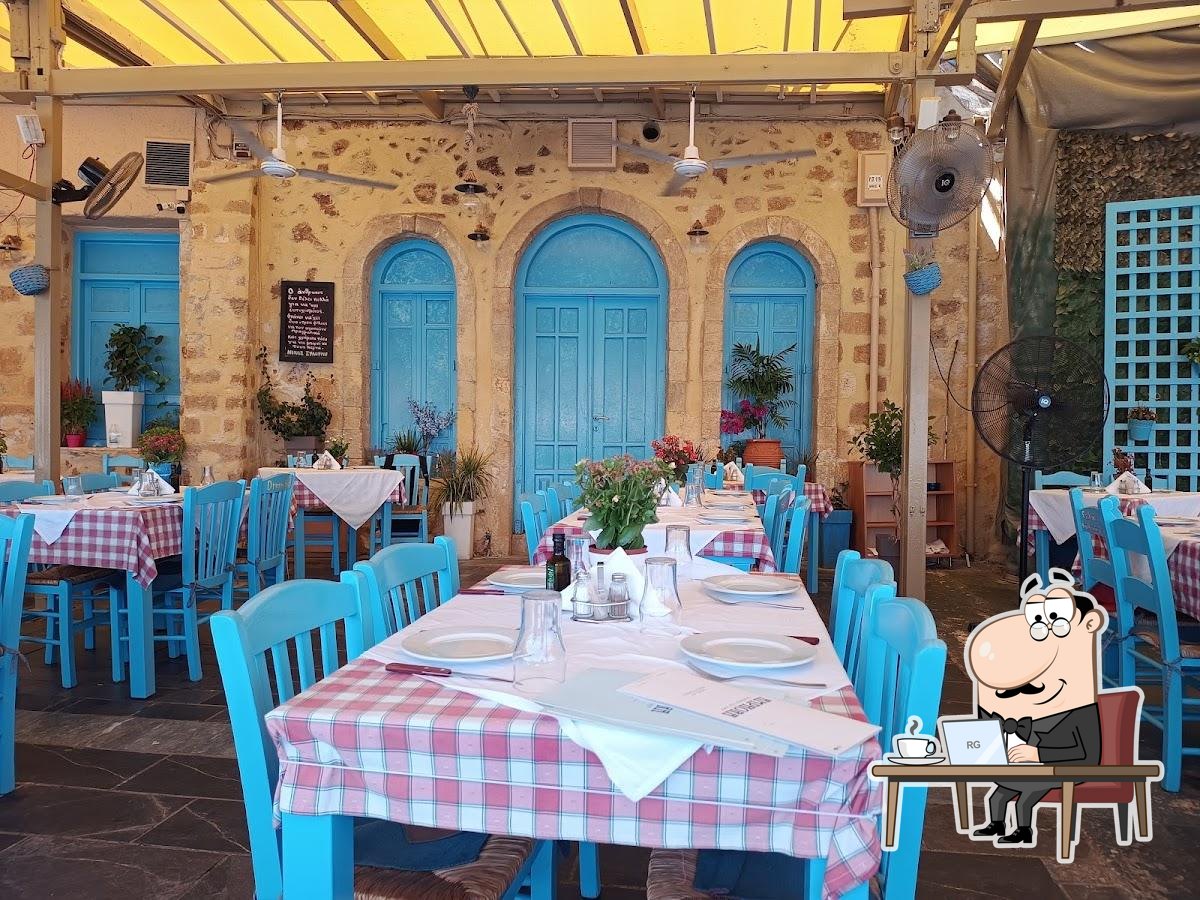 Интерьер "Amphora Taverna".