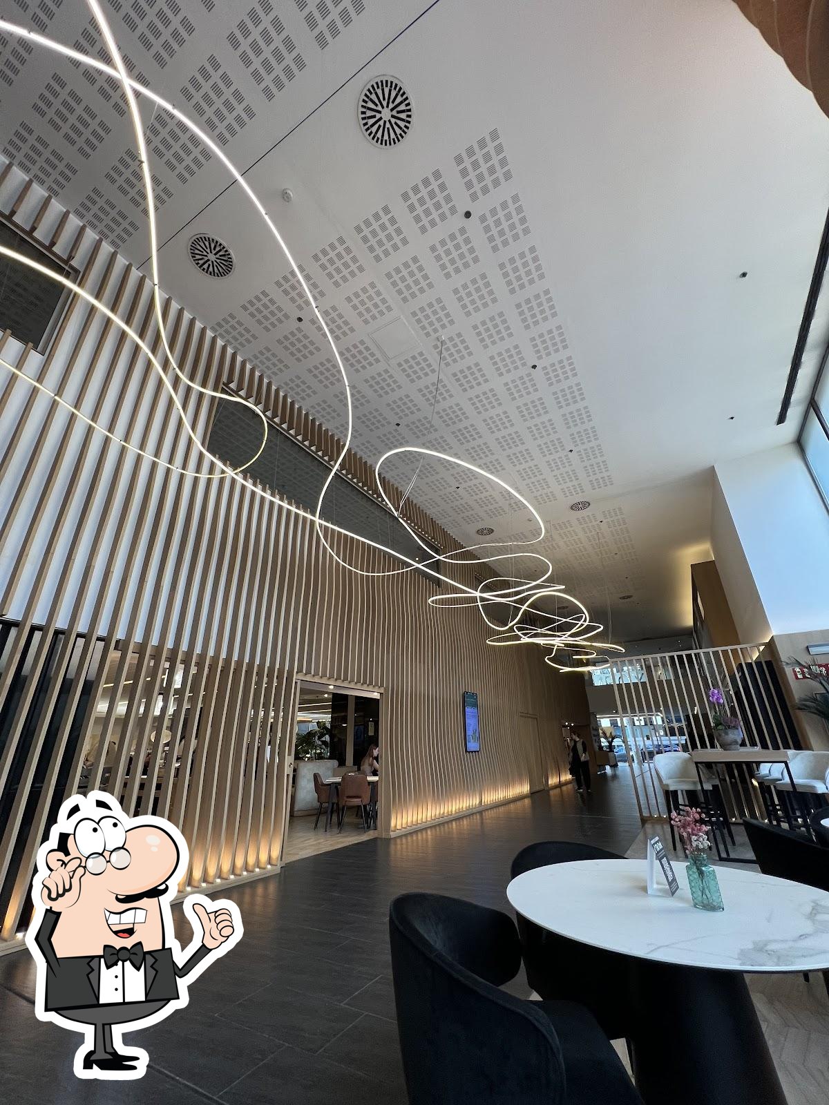 Интерьер "Hotel ILUNION Barcelona".