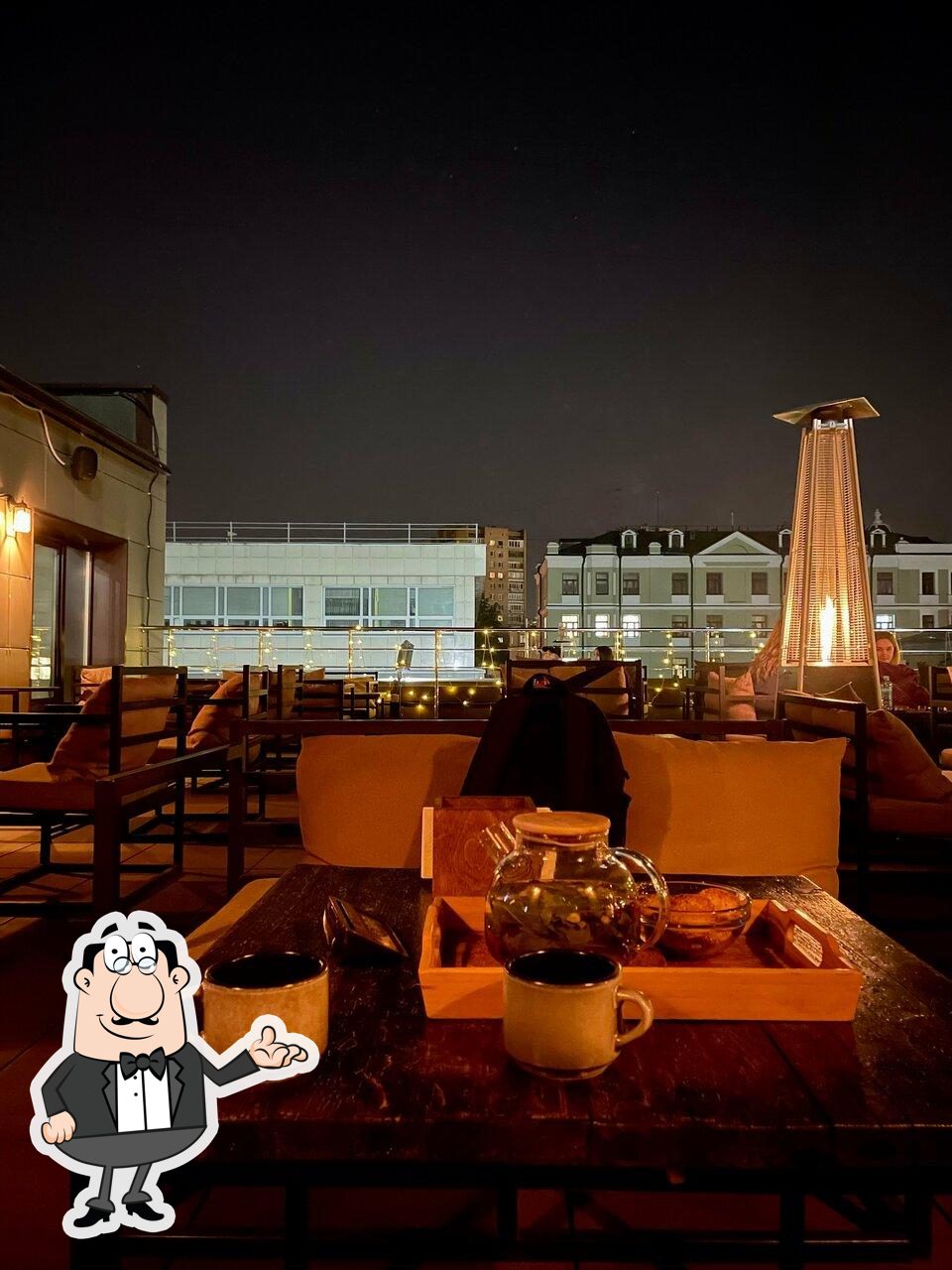 Забронируйте столик в "Manhattan Lounge Веранда".