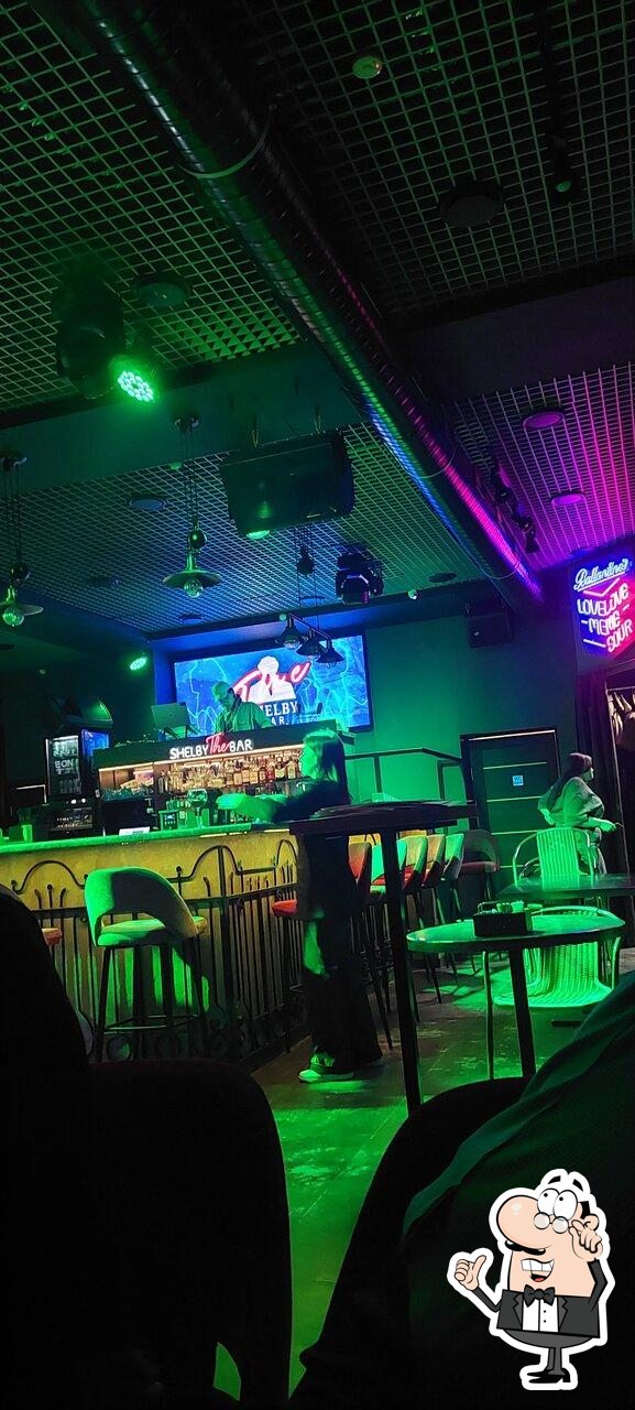 Забронируйте столик в "Shelby the bar".