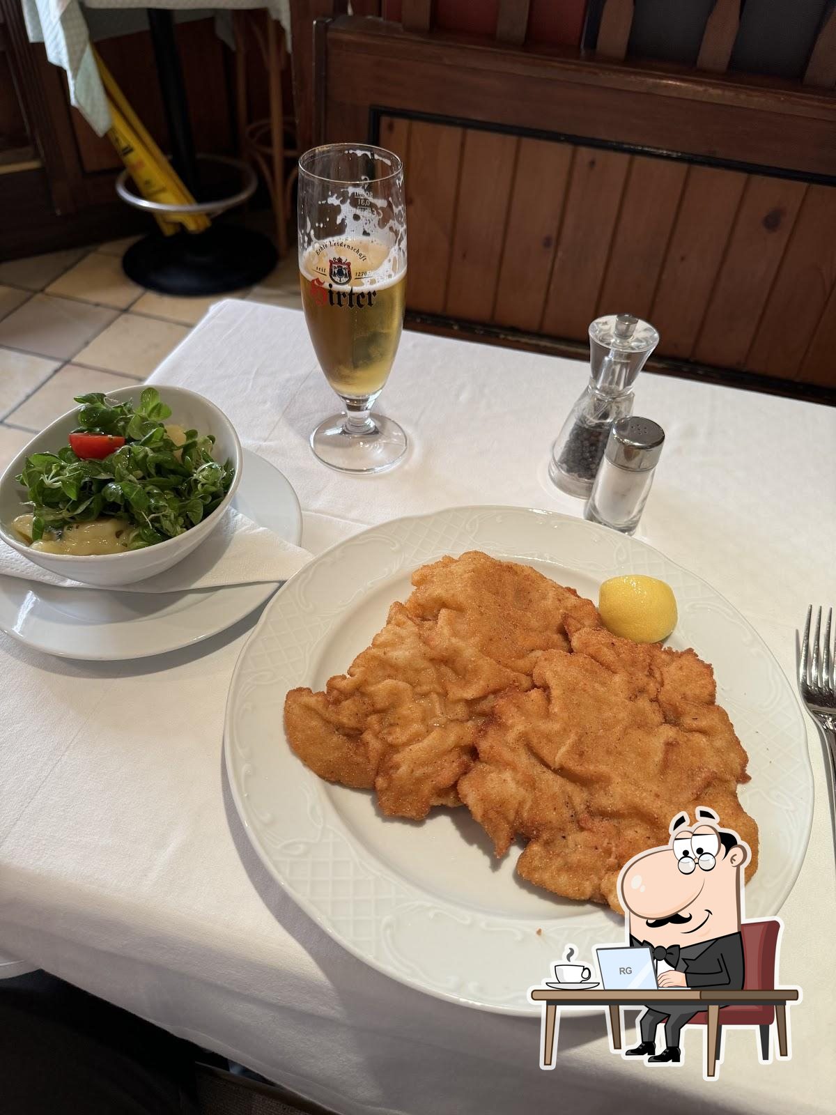 Посмотрите на внутренний интерьер "Weibel’s Wirtshaus".