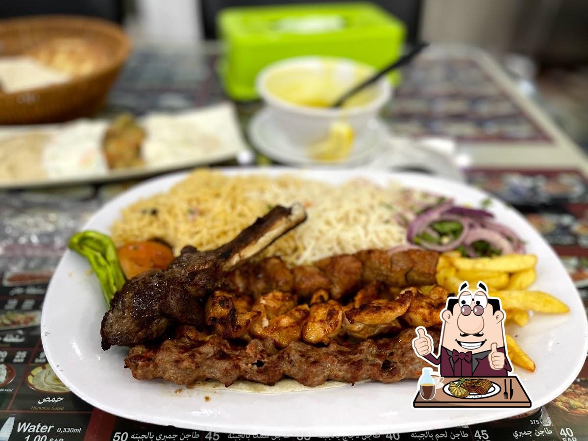 Закажите мясные блюда в "Iskender Kebab".