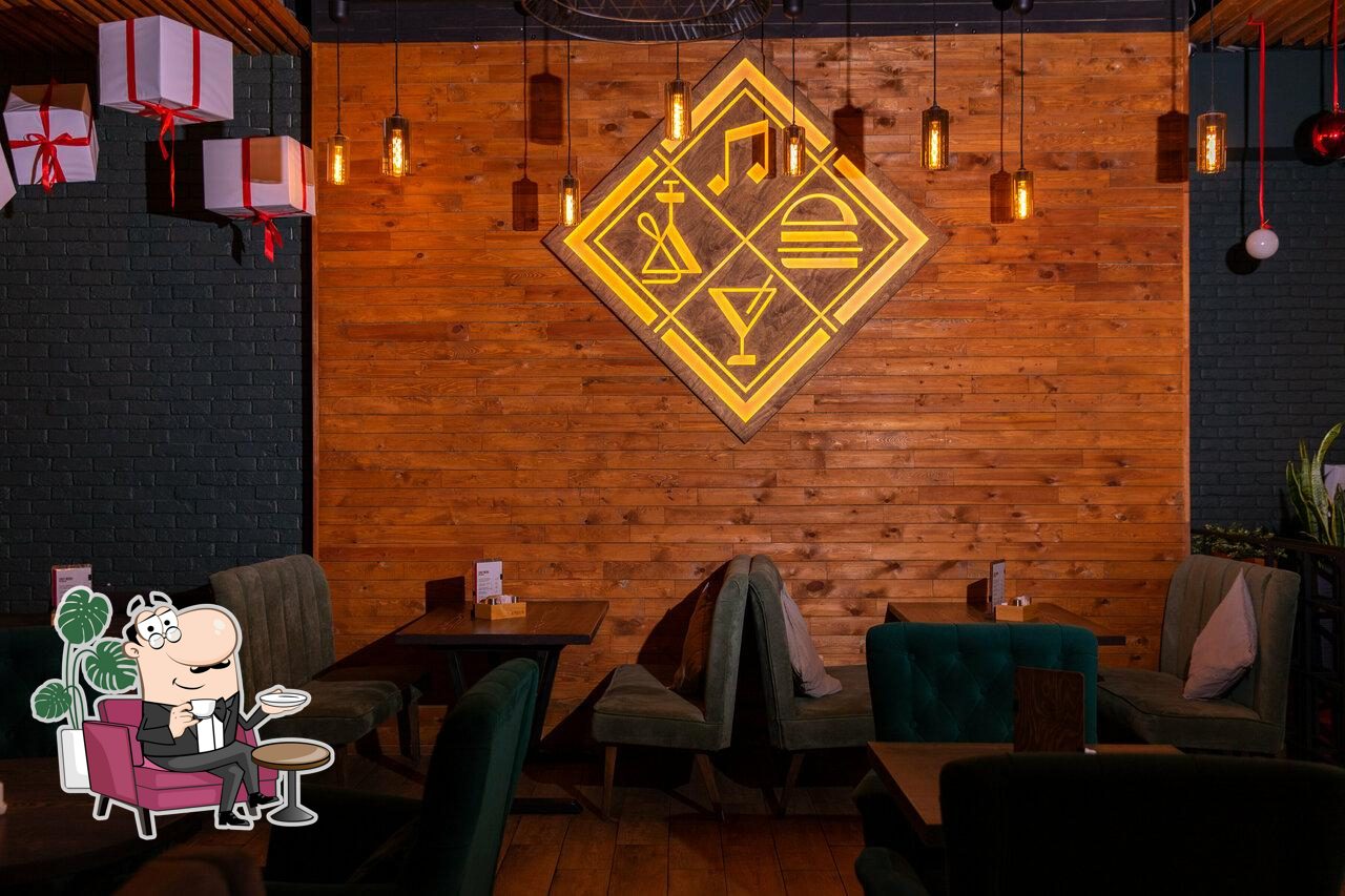 Забронируйте столик в "Union bar".