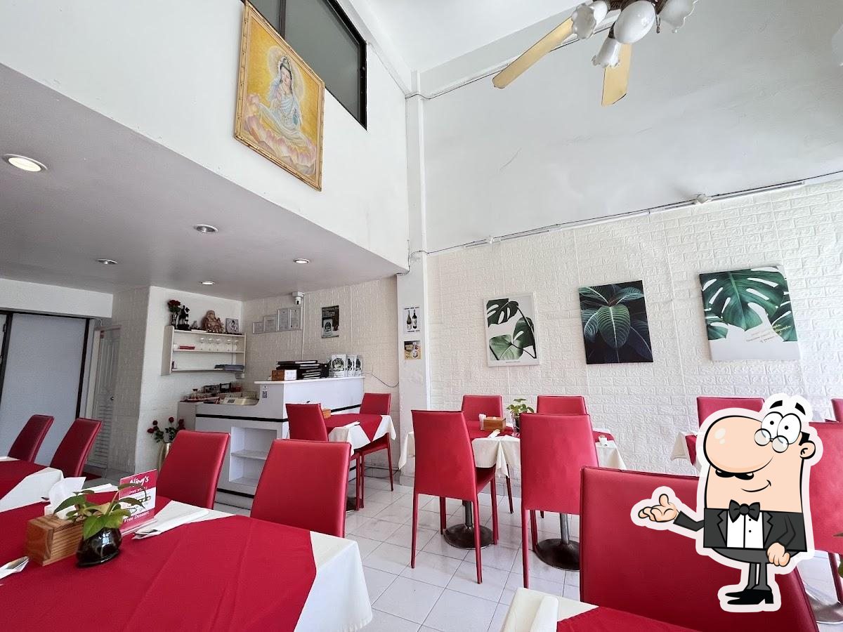 Забронируйте столик в "Five Star J Vegan & Vegetarian Restaurant".