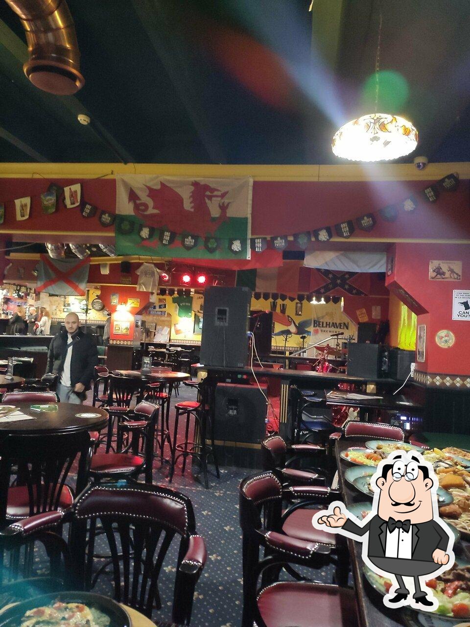 Интерьер "Harat’s Pub".