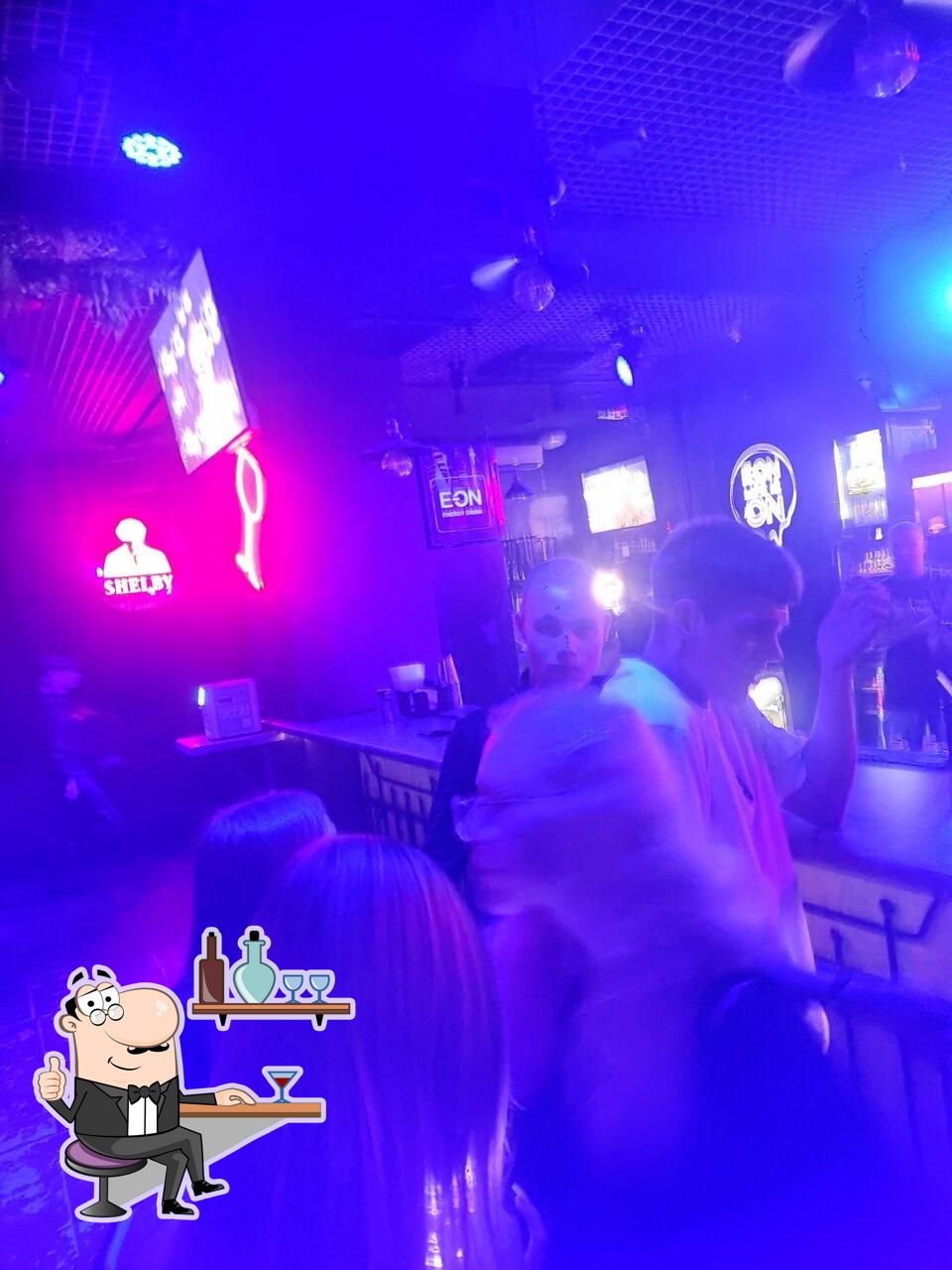 Интерьер "Shelby the bar".