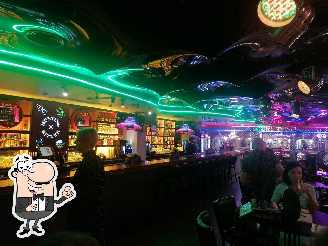 Забронируйте столик в "Papa's Bar & Grill".