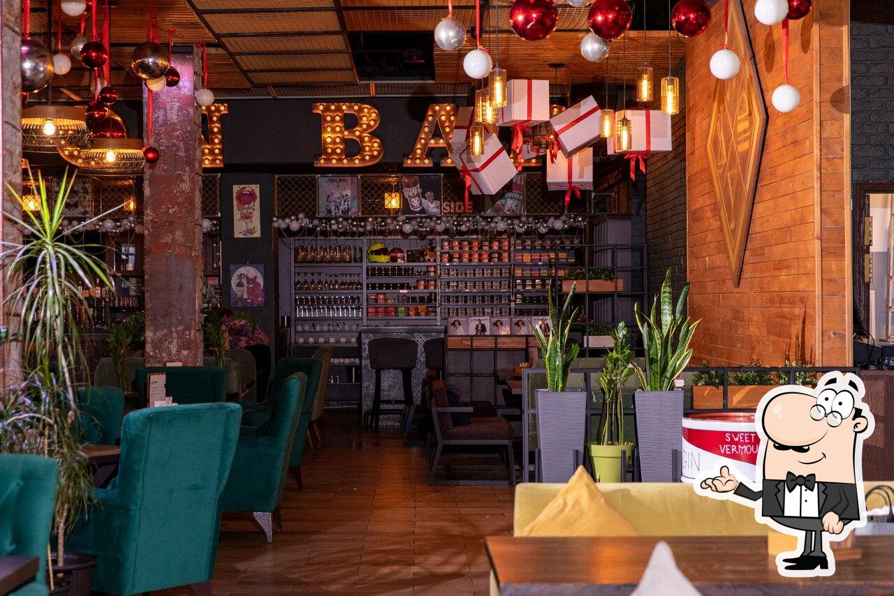Забронируйте столик в "Union bar".
