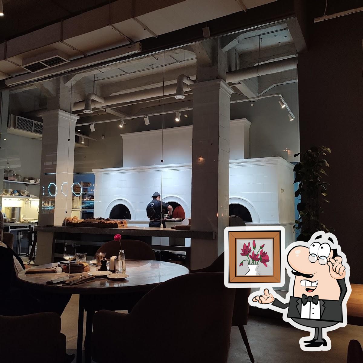 Забронируйте столик в "Ухват".